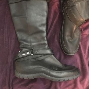 North face black rain resistant boots